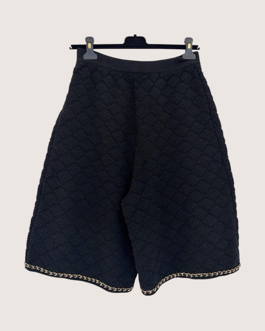Chanel 23B Cashmere Wide-Leg Chain-Trim Shorts Black FR 38