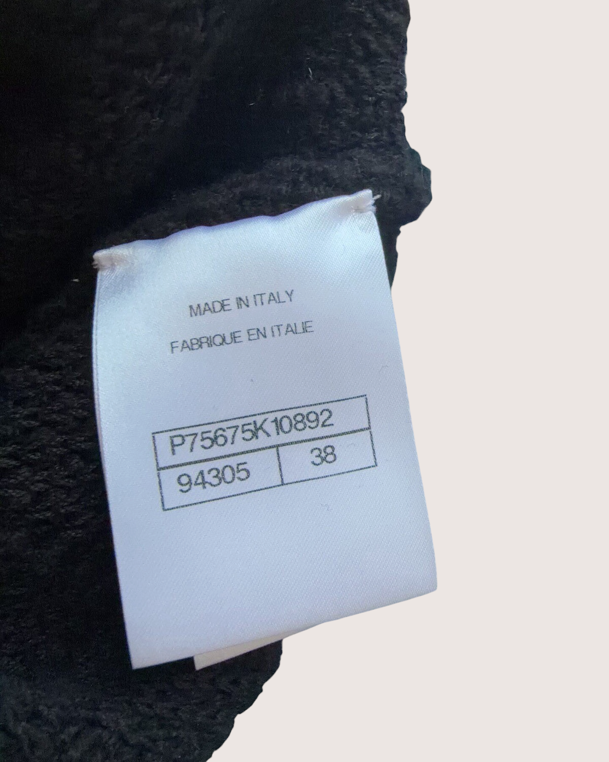 Chanel 23B Cashmere Wide-Leg Chain-Trim Shorts Black FR 38