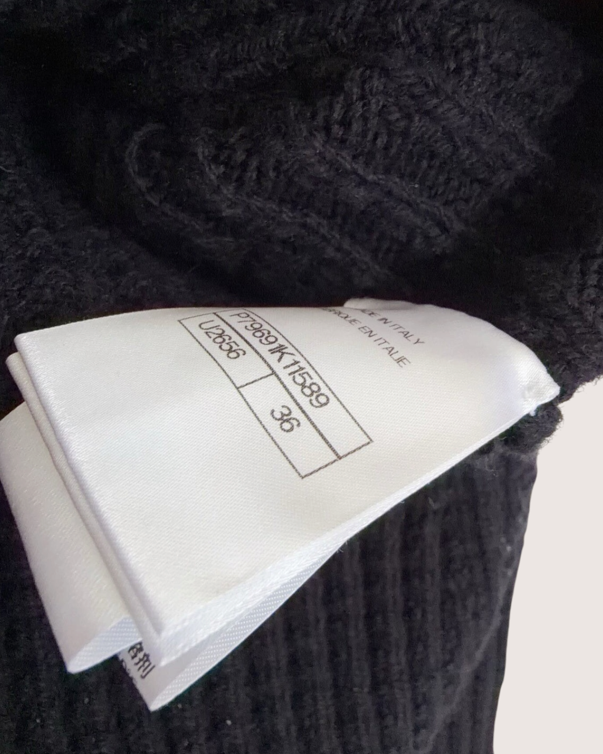 Chanel 25N Coco Neige Wool Ski Cardigan Black, White FR 36