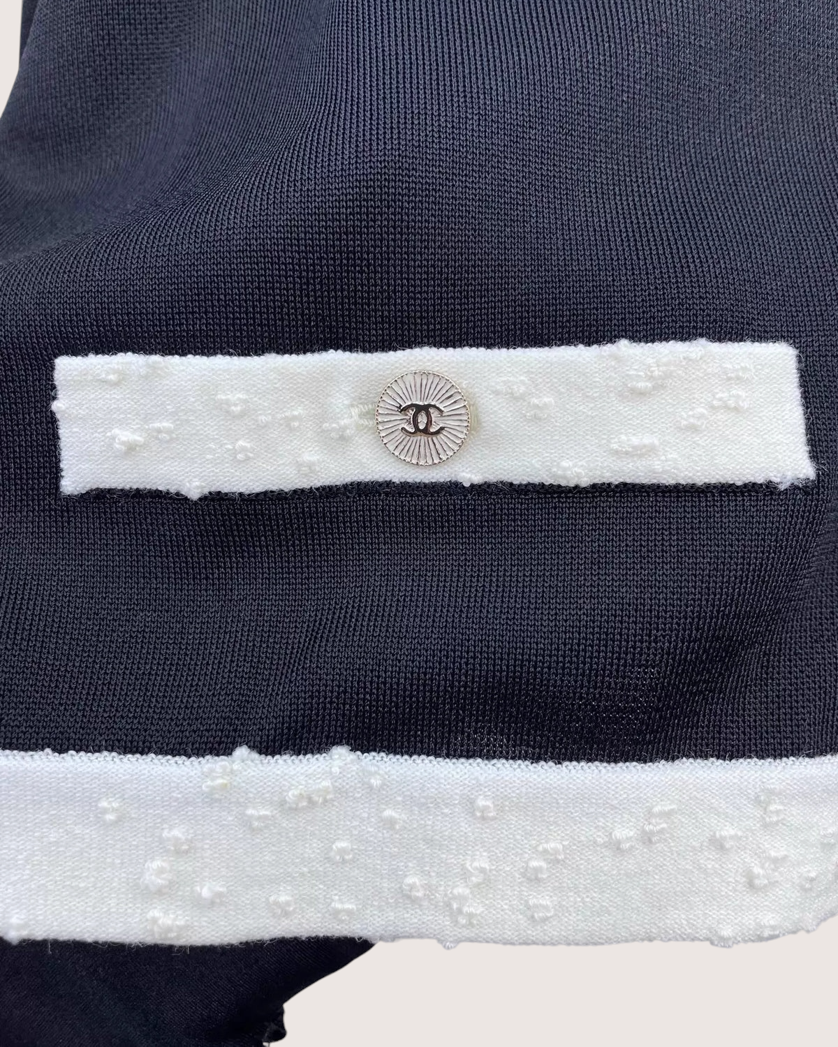 Chanel 25A Cropped Cardigan