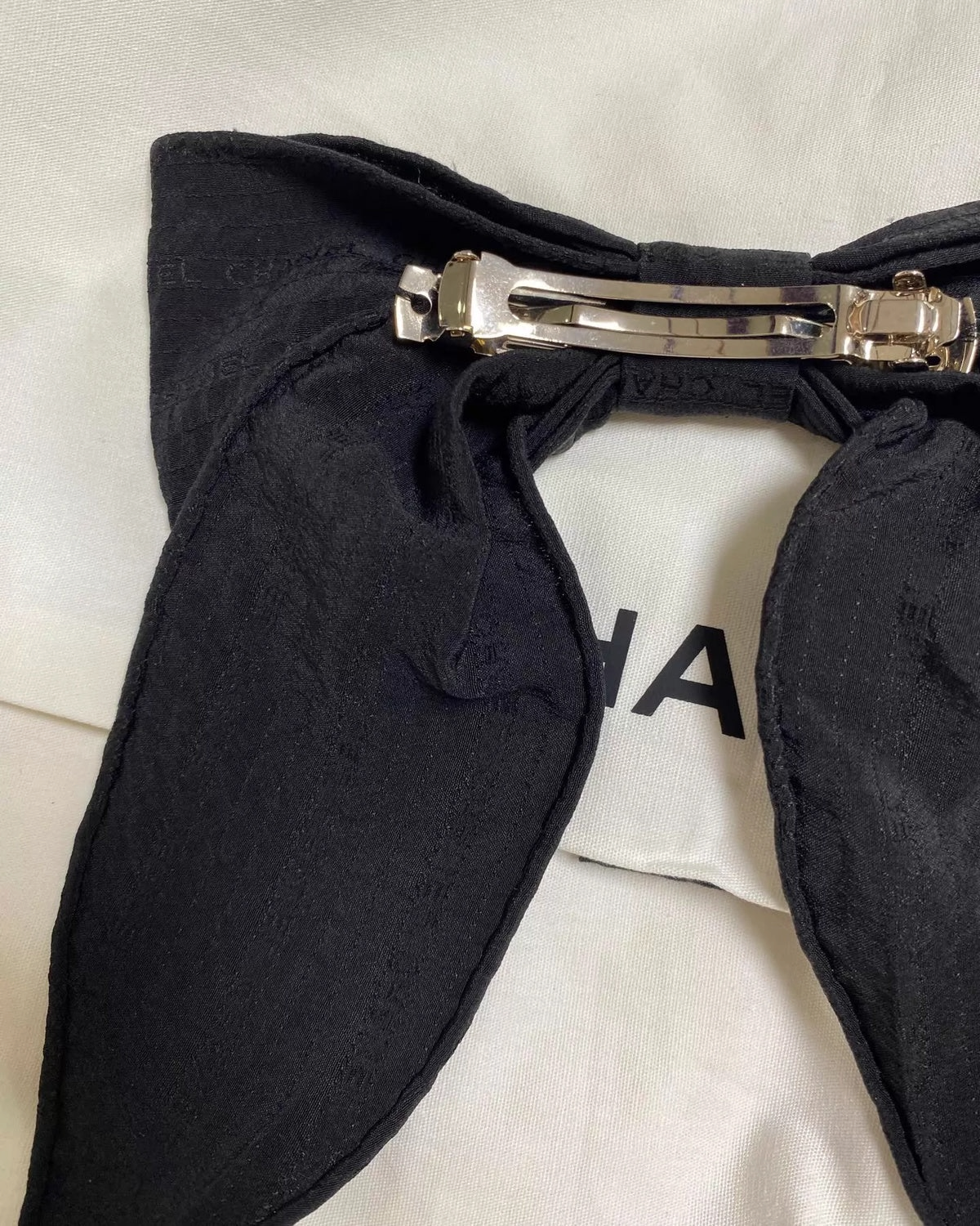 Chanel 25C Bow Hair Clip