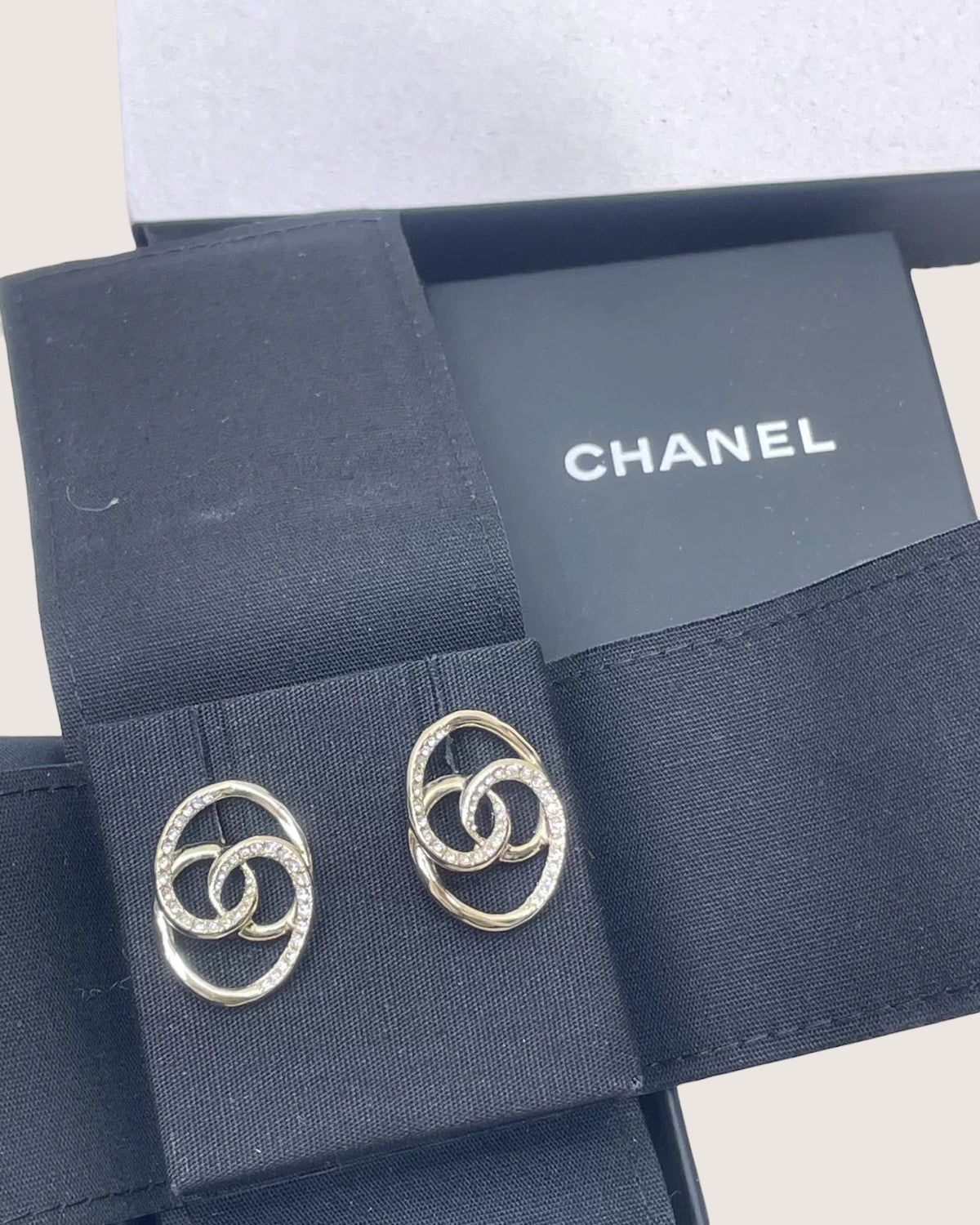 Chanel 21P Crystal CC Earrings