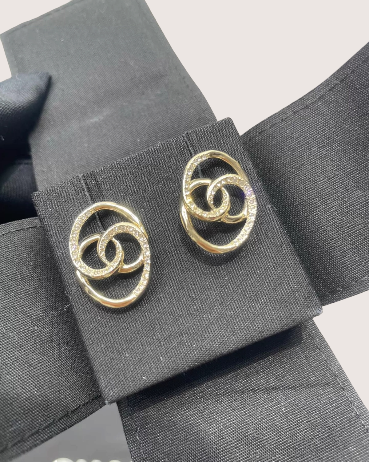 Chanel 21P Crystal CC Earrings