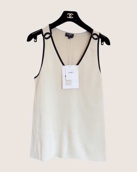 Chanel 26S Contrast-Trim V-Neck Top White, Black FR 34