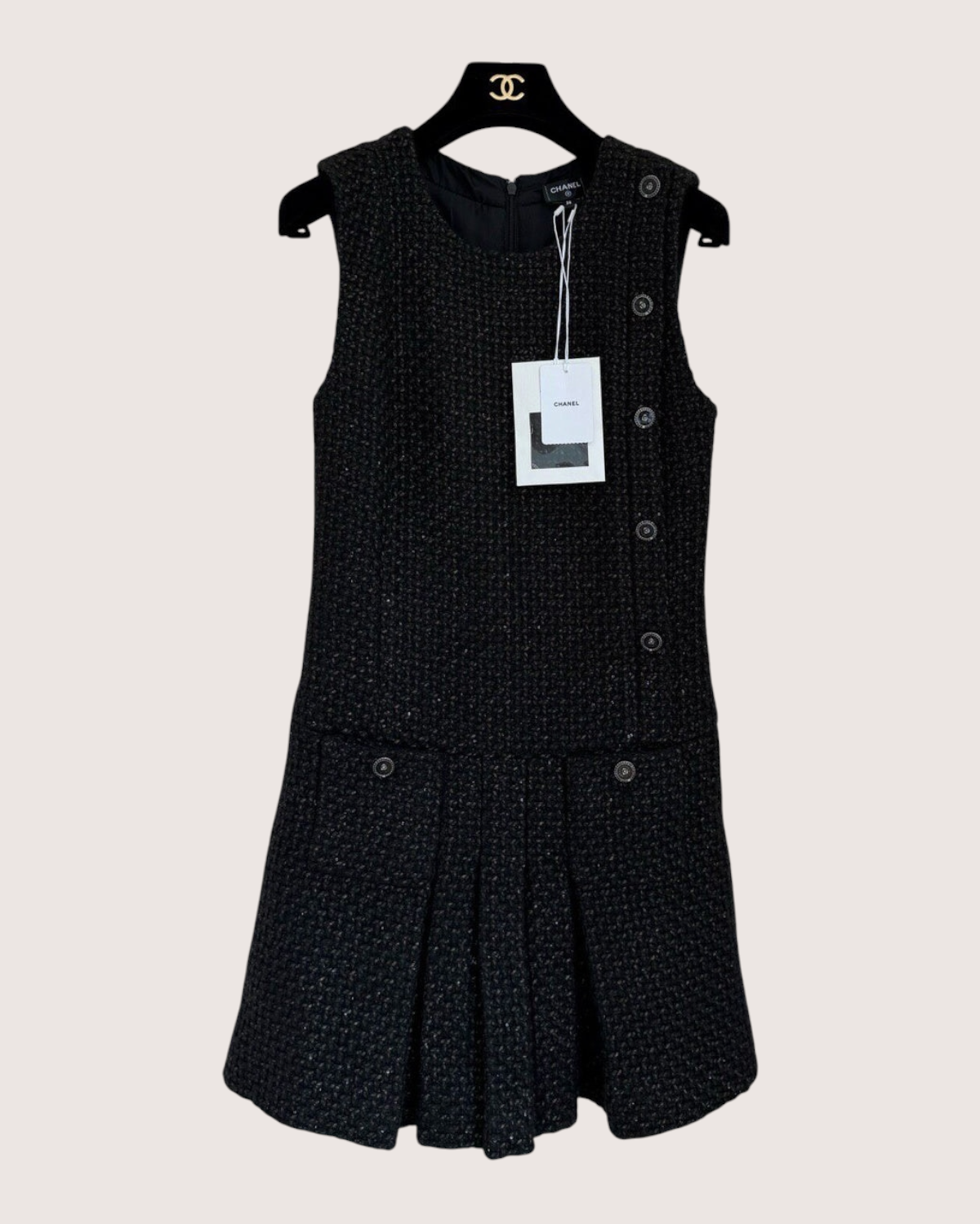 chanel black tweed dress 25A Mini – Reemawy Style Season Description:SPRING 2024 DELIVERY 3 one branded button on Tie Dark Gray Suit Color:Navy Blue as Pics