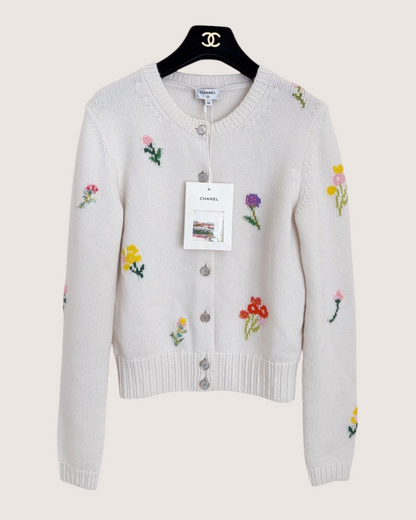 Chanel 26P Cashmere Floral Cardigan Beige/Ecru, Multicolor FR 36