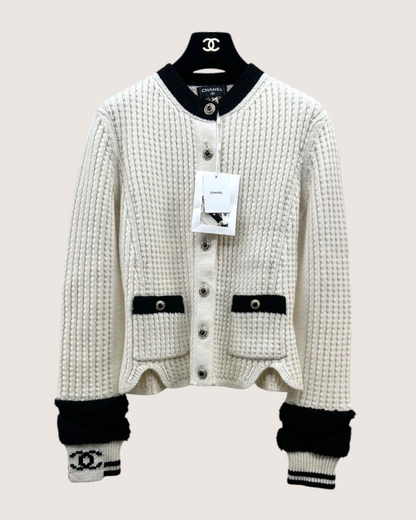 Chanel 25N Coco Neige Wool Ribbed Ski Cardigan White, Black FR 36