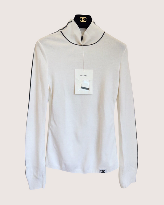 Chanel 25N Coco Neige Wool Turtleneck Sweater White, Black FR 36