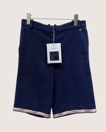 Chanel 21P Tweed Bermuda Shorts Navy, Pink FR 36