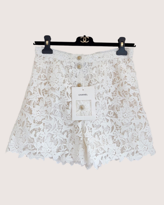 Chanel 26C CC Floral Lace Shorts White, Beige/Ecru FR 36