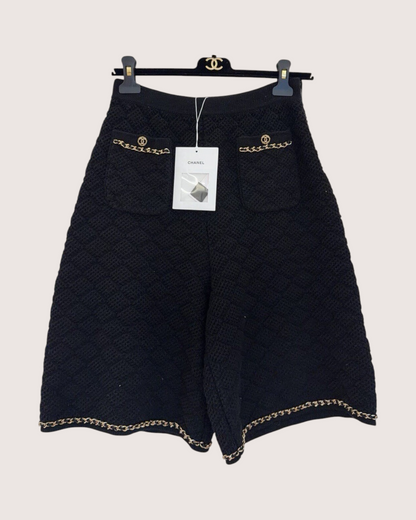 Chanel 23B Cashmere Wide-Leg Chain-Trim Shorts Black FR 38