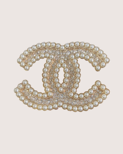 Chanel 21K Pearl Brooch One Size