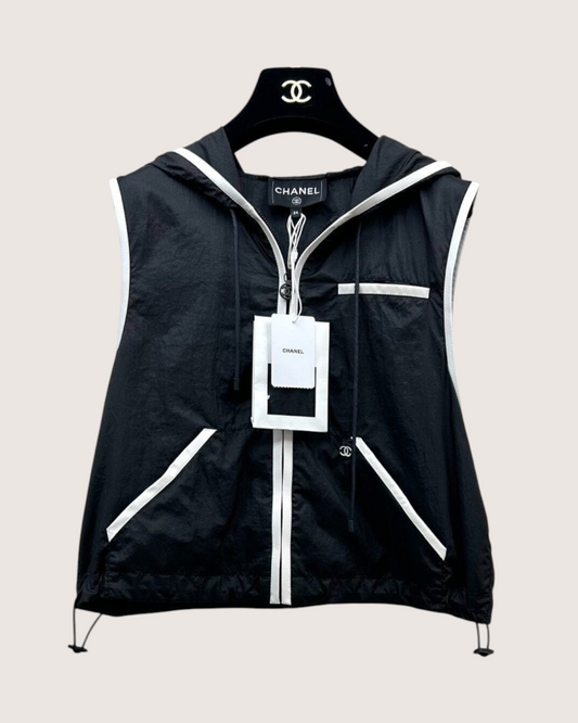 Chanel 26M Coco Beach Contrast-Trim Hooded Zip-Up Vest Black, White FR 34