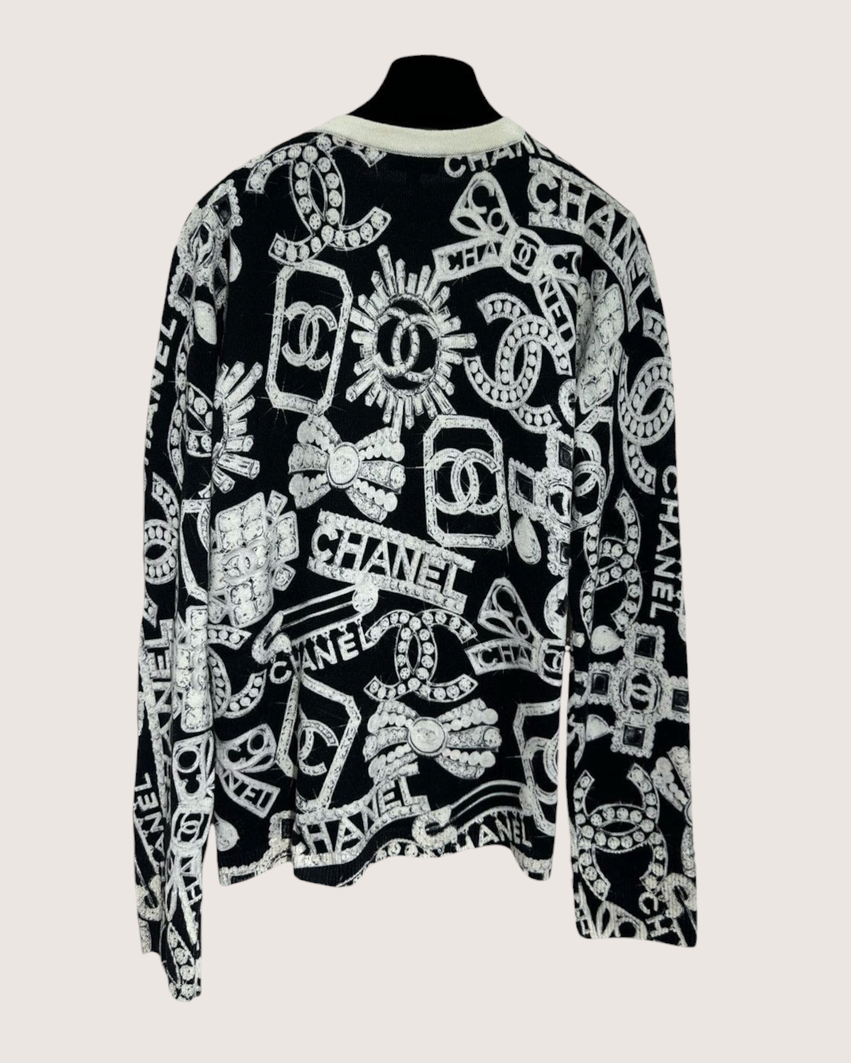 Chanel 23N Coco Neige Cashmere Jewelry-Print Cardigan Black, White FR 38