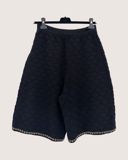 Chanel 23B Cashmere Wide-Leg Chain-Trim Shorts Black FR 38