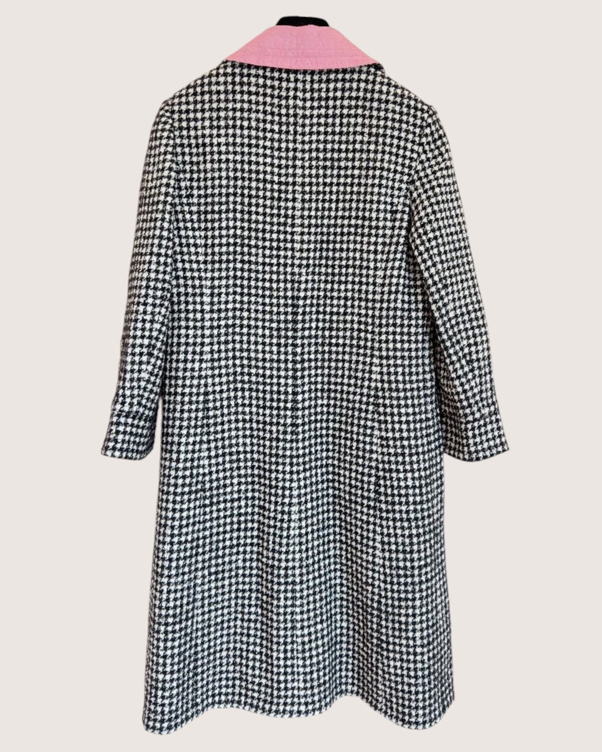Chanel 24A Houndstooth Tweed Coat Black, White, Pink FR 36
