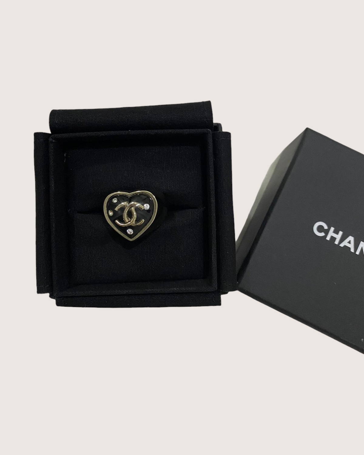 Chanel 22B Crystal Heart Ring Black, Gold FR 52