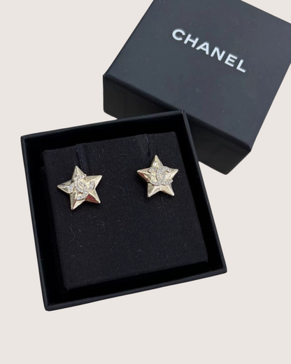 Chanel 25B CC Star Stud Earrings Gold One Size