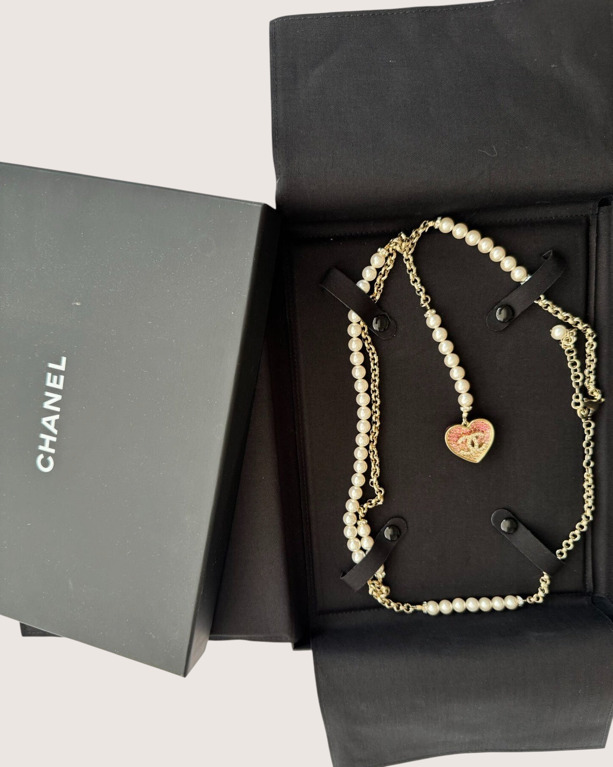 Chanel 23S Pearl Heart-Charm Necklace Pink, Gold, White One Size