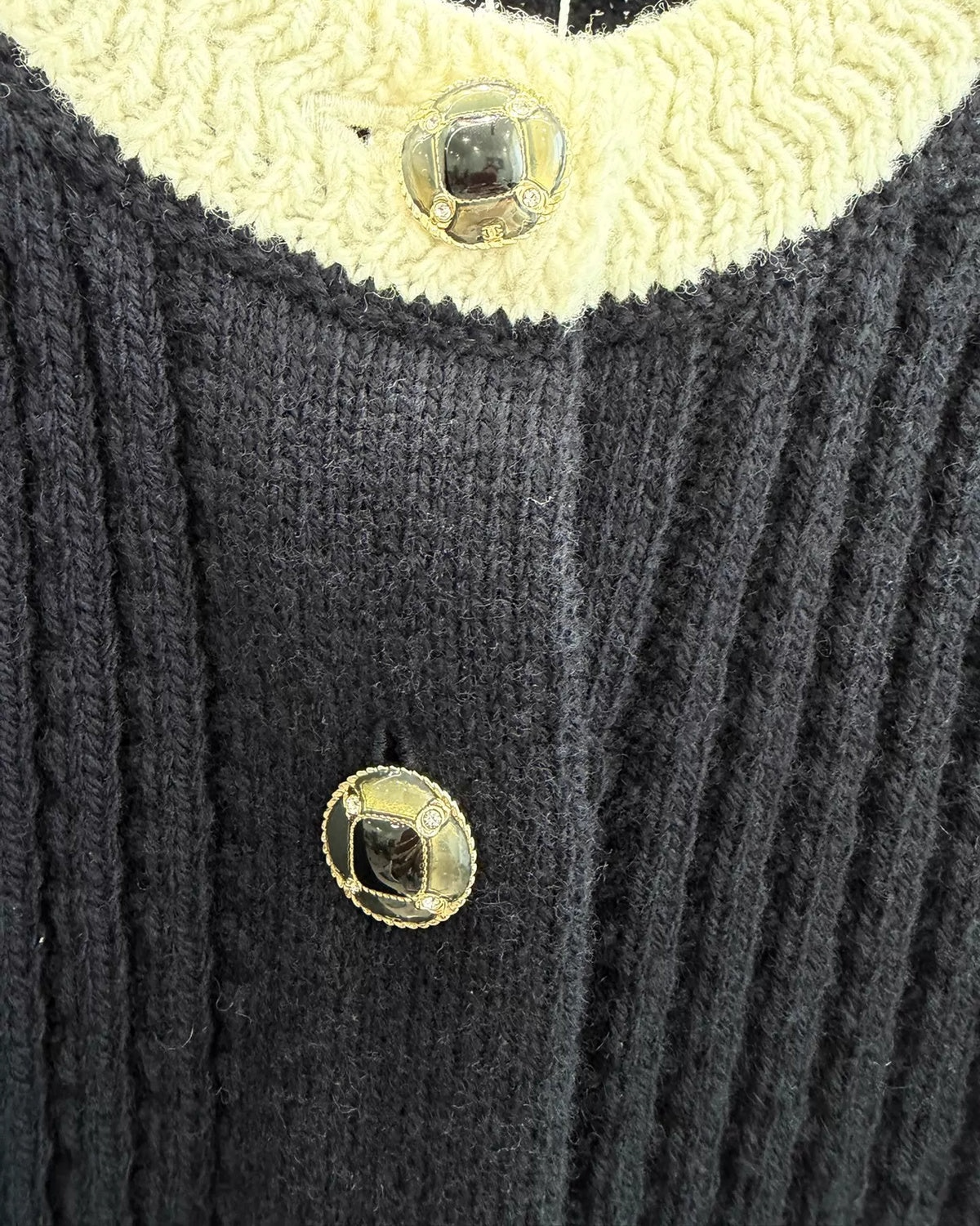 Chanel 25N Coco Neige CC Knit Two-Pocket Cardigan Navy, Beige/Ecru FR 40