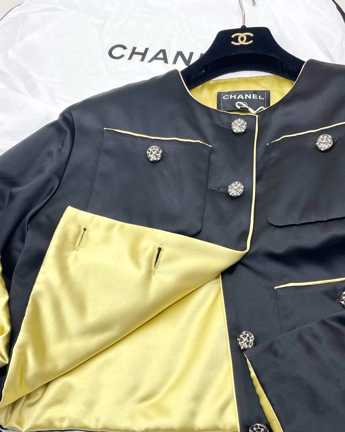 Chanel 25A Four-Pocket Jacket Black, Yellow FR 34