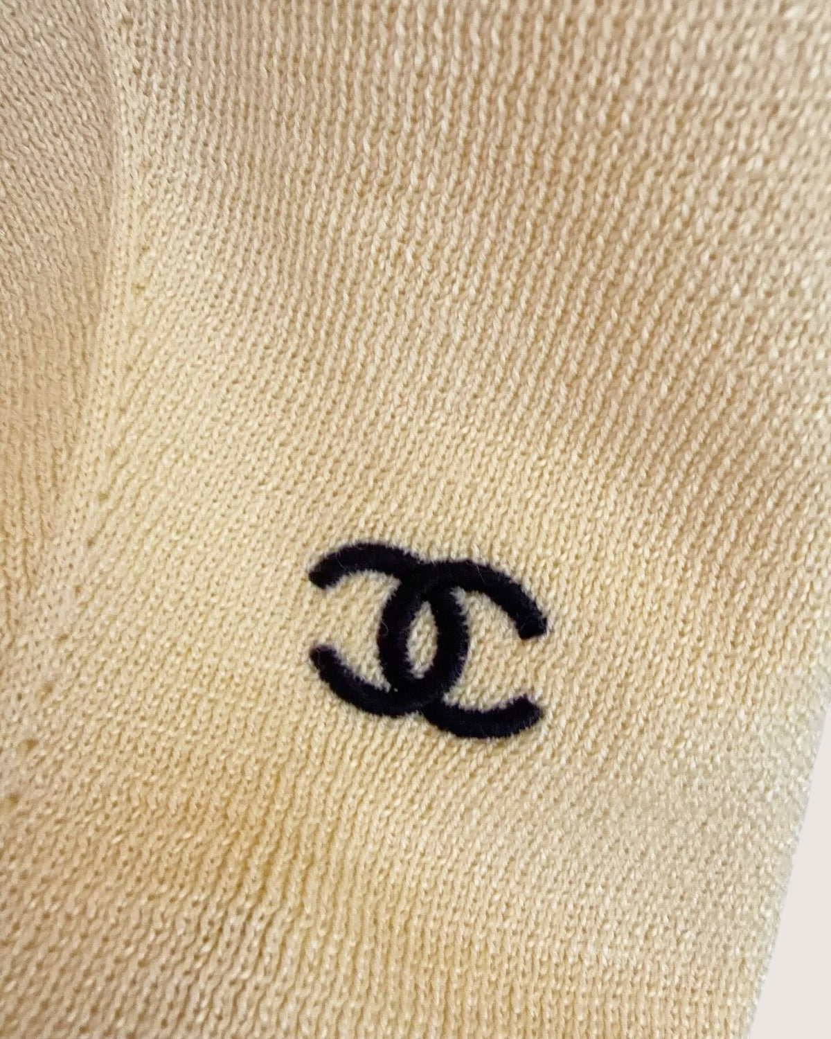 Chanel 26A Wool Short-Sleeve CC Sweater Beige/Ecru, Black FR 38
