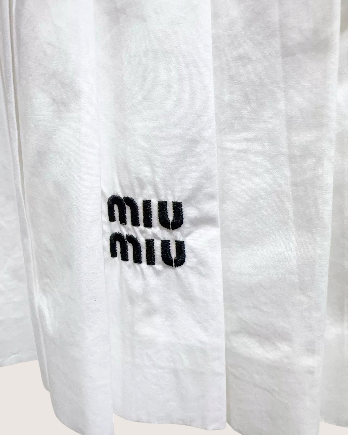 Miu Miu Embroidered Logo Pleated Mini Skirt White FR 36