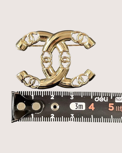 Chanel CC Brooch Gold ["One Size"]