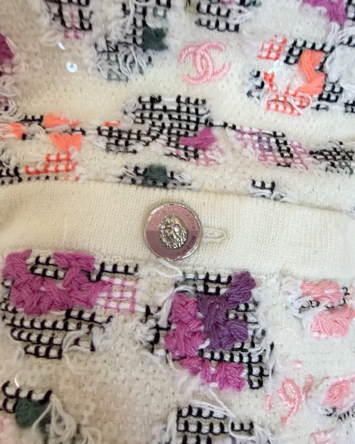 Chanel 22P Cashmere Sequin Floral Cardigan Beige/Ecru, Multicolor FR 36