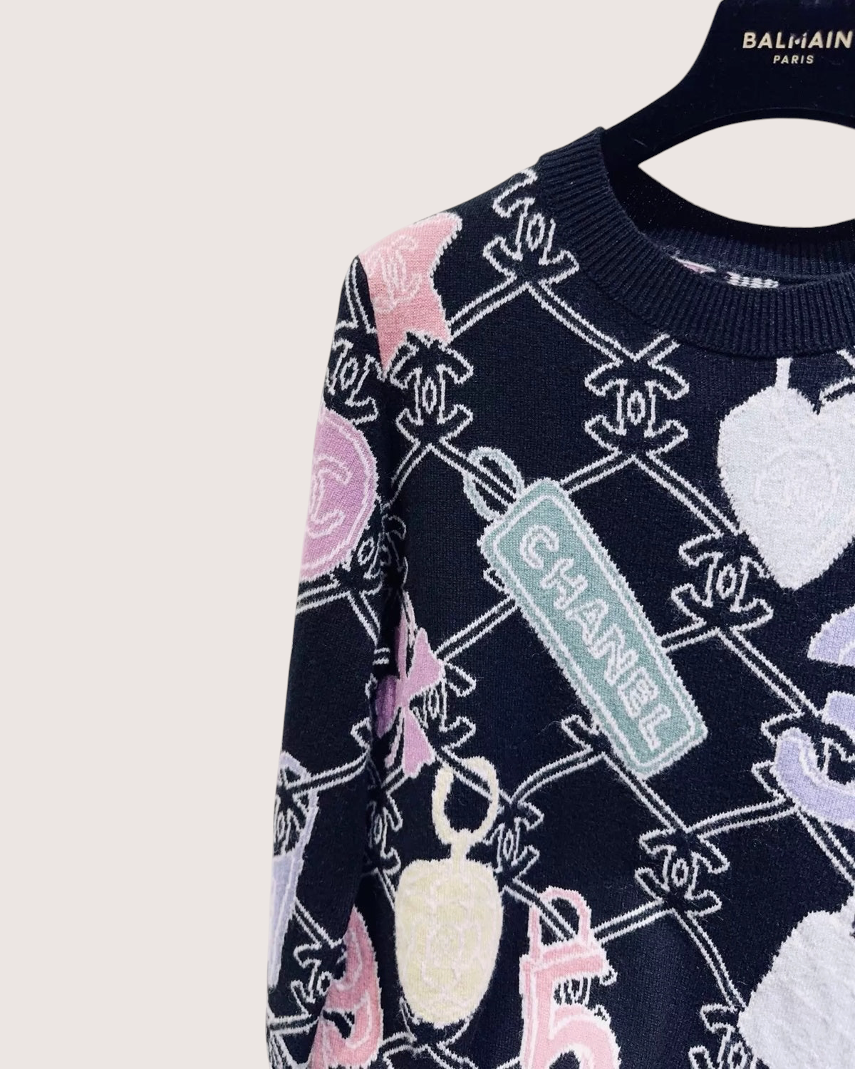 Chanel 22P Wool Charm Print Sweater Black, Pink, Multicolor FR 34