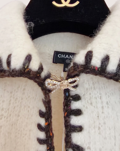 Chanel 25N Coco Neige Cashmere Blanket-Stitch Bow Short-Sleeve Sweater Beige/Ecru, Brown FR 34