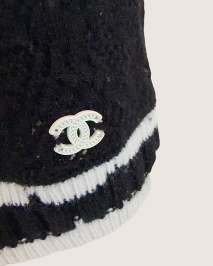 Chanel 22C Cashmere Contrast-Trim Crop Top Black, White FR 38