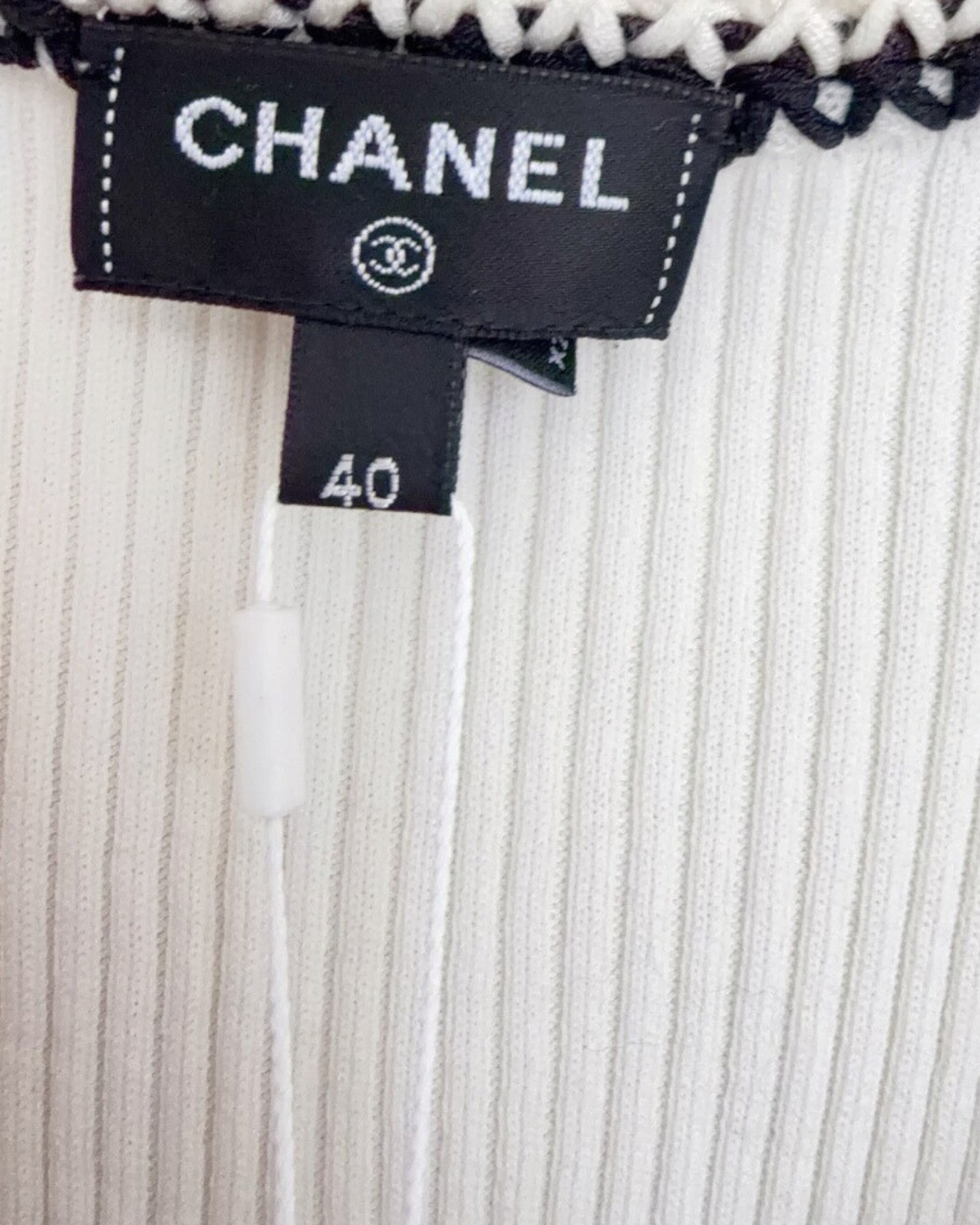 Chanel 22C Contrast-Trim Ribbed CC Tank Top White, Black FR 40