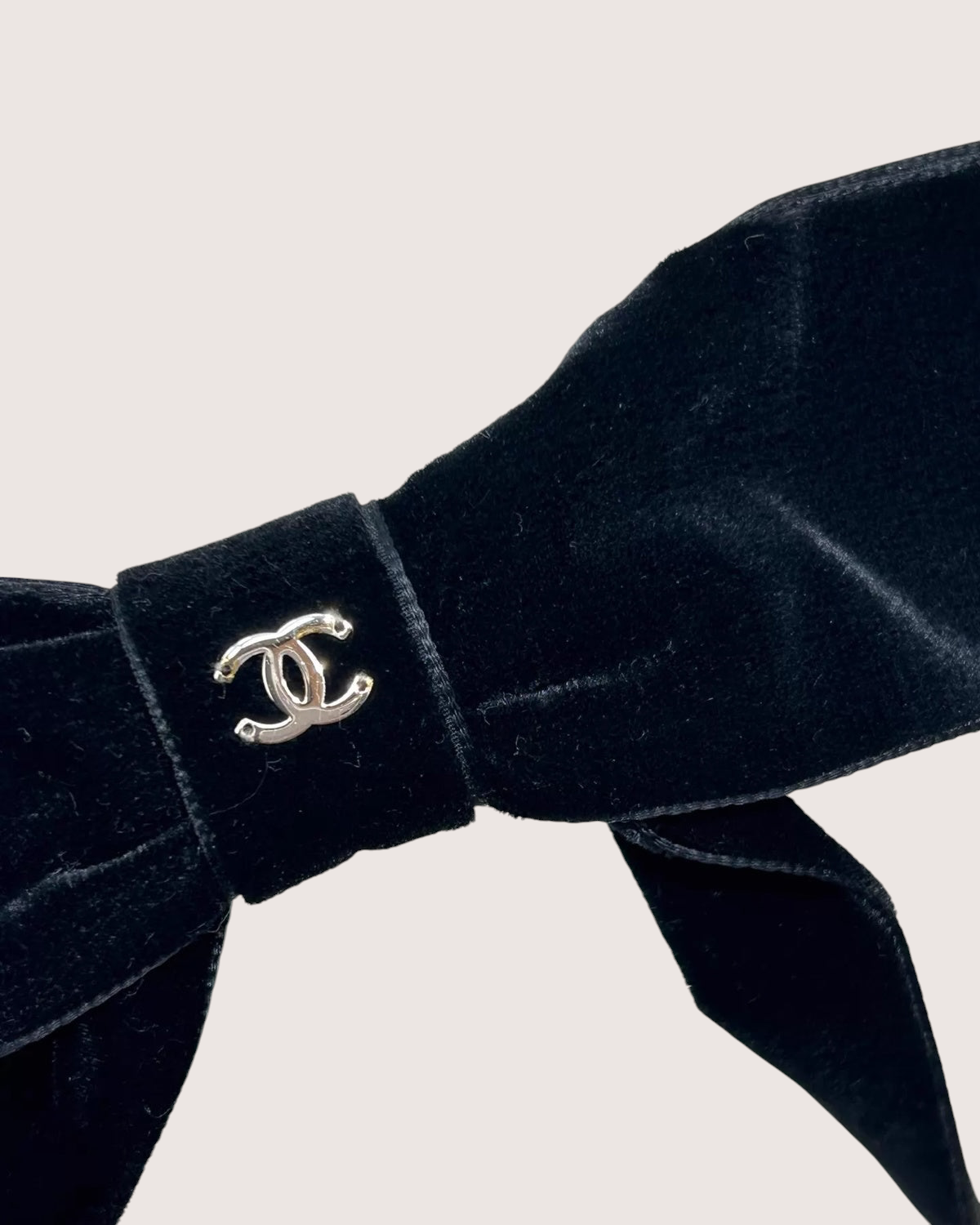 Chanel 24V Bow Hair Accessory - view 3