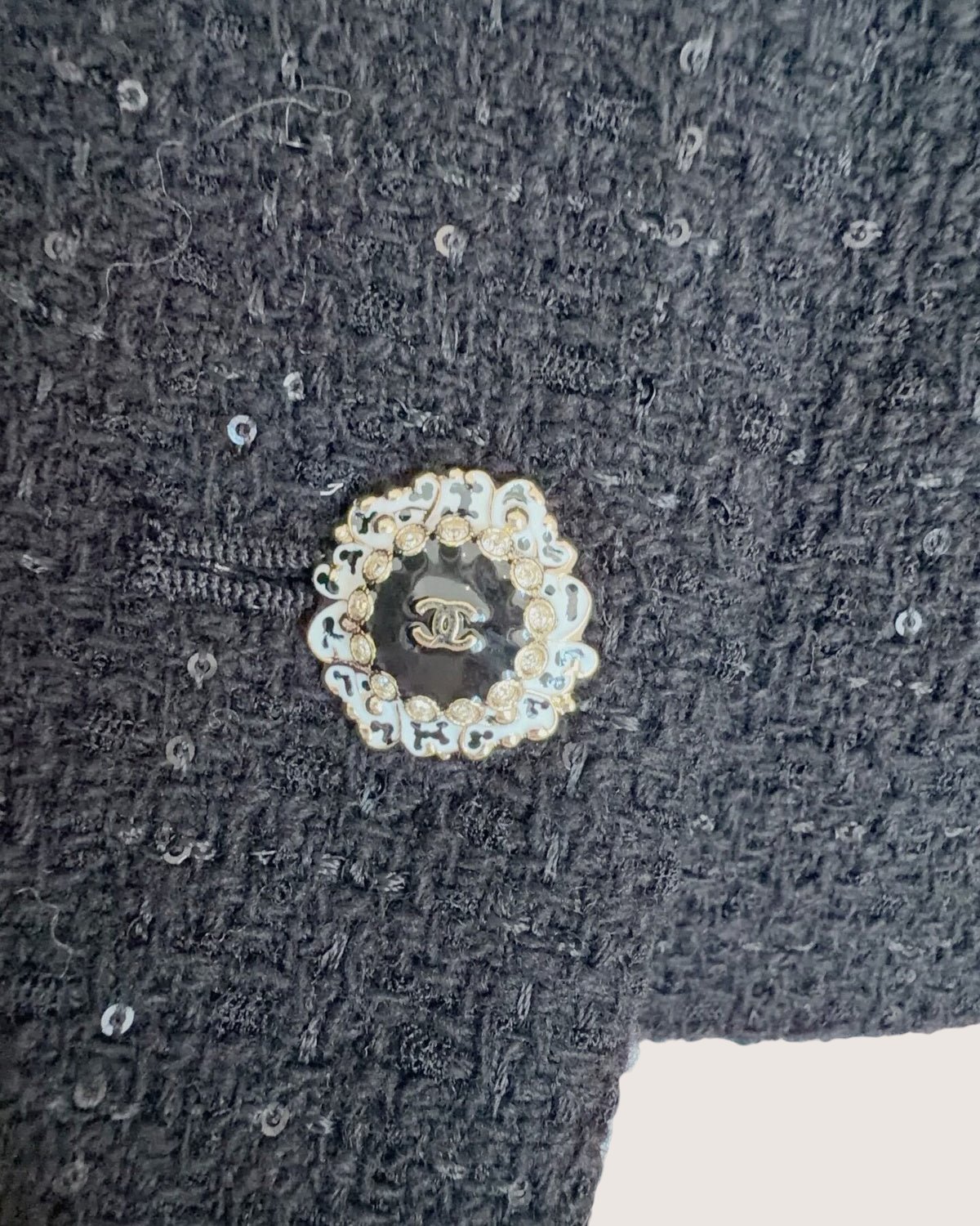 Chanel 25K Sequin Tweed Cropped Jacket Black, Silver FR 38