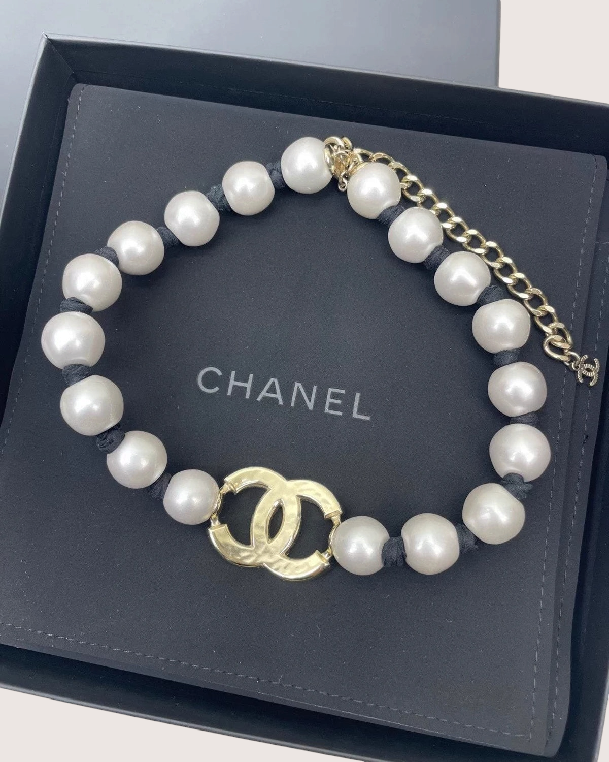Chanel 25P CC Pearl Choker Necklace White ["One Size"]