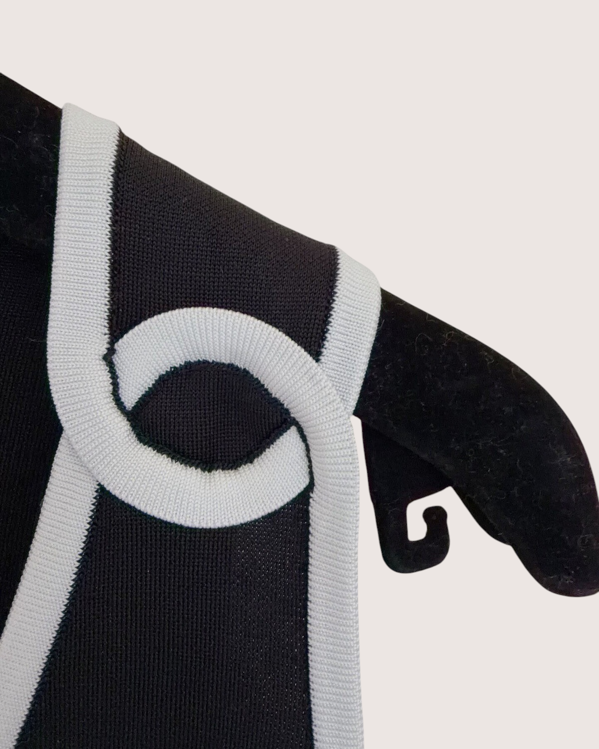 Chanel 26S Contrast-Trim V-Neck Tank Top Black, White FR 36
