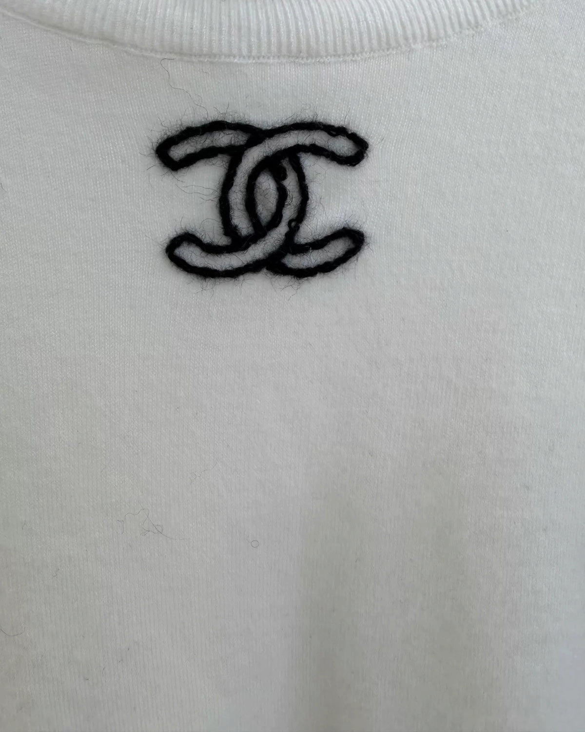 Chanel 25N Coco Neige Ski Top White, Black FR 40