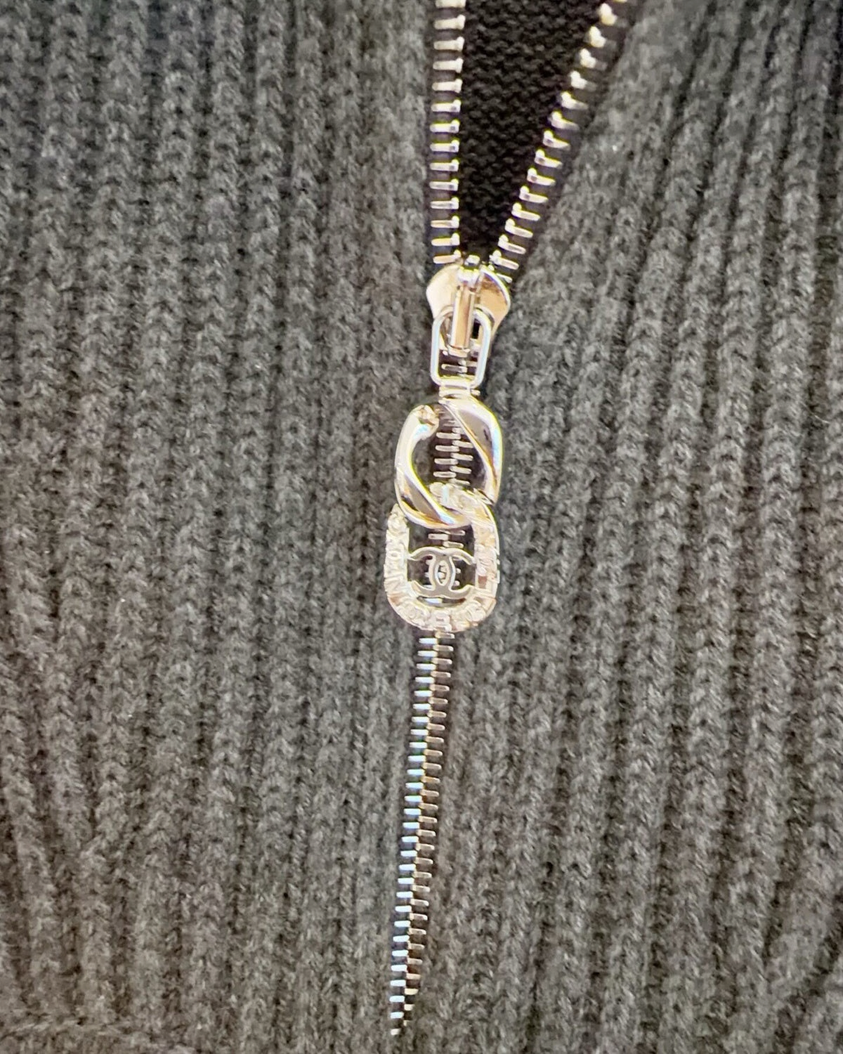 Chanel 24A Cashmere Zip-Up Collared Vest Grey FR 40