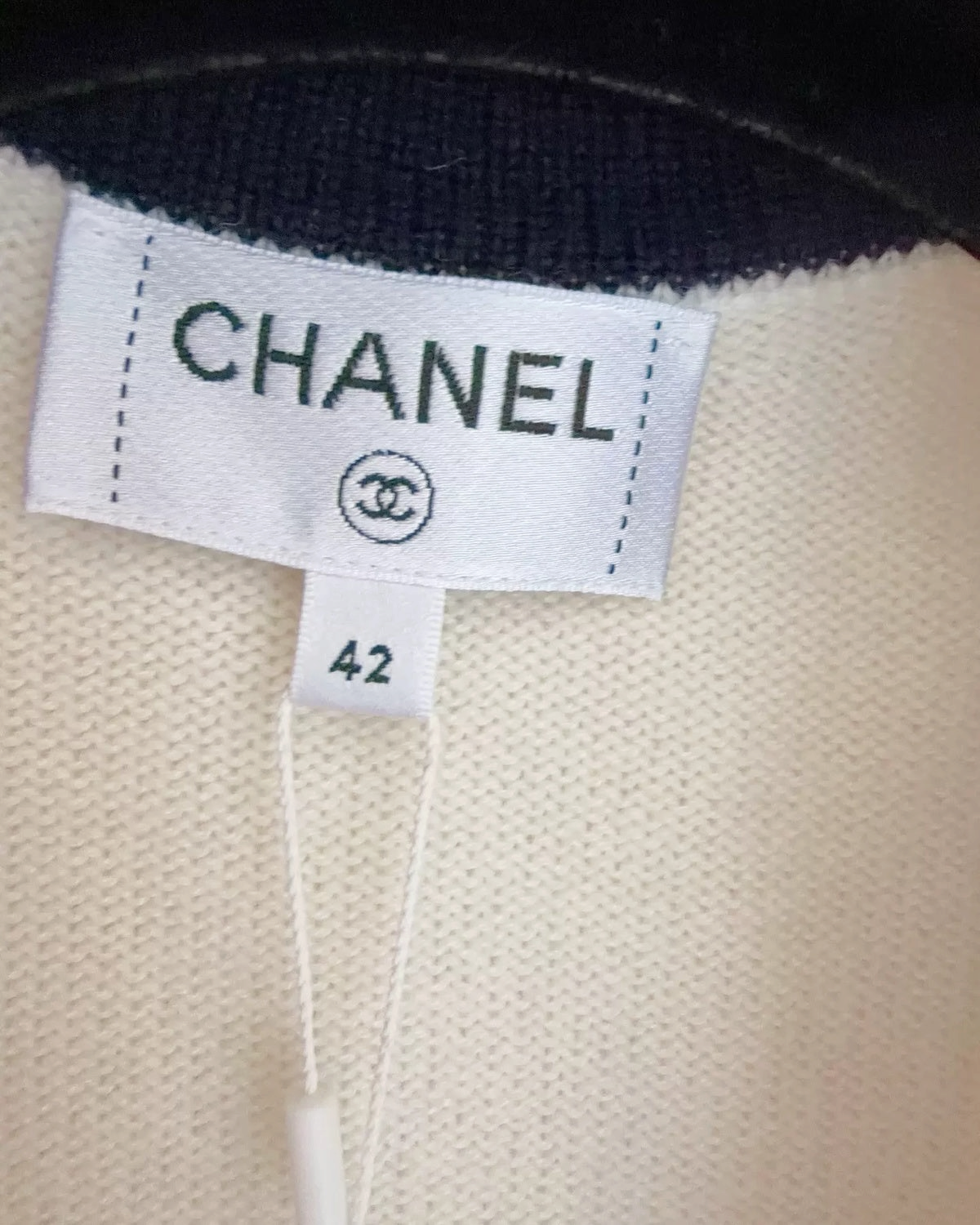 Chanel 26P Cashmere Cardigan Beige/Ecru FR 42