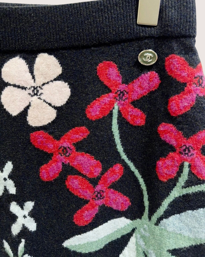Chanel 21A Cashmere CC Floral Intarsia Mini Skirt Black, Pink, Green, Multicolor FR 36