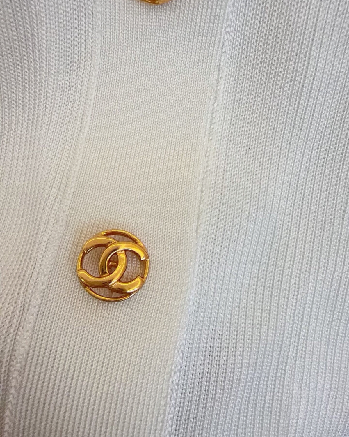 Chanel 26S Ribbed Cardigan White, Gold FR 34