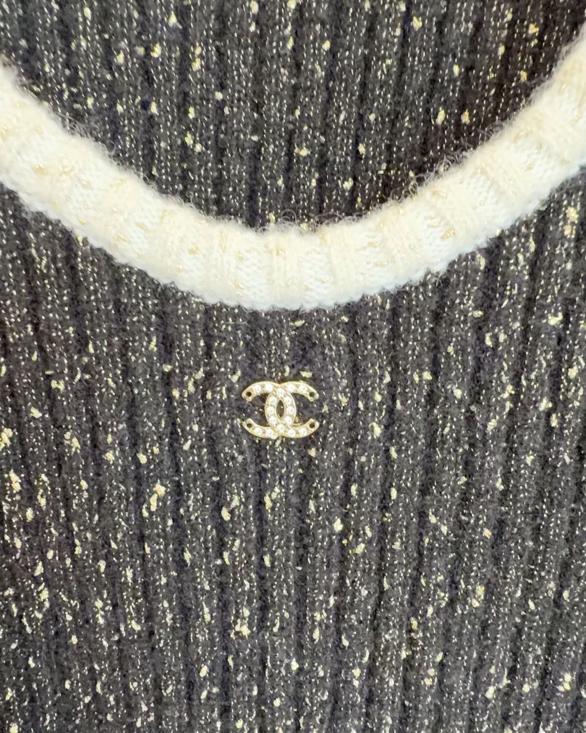 Chanel 25A CC Contrast-Trim Ribbed Tank Top Black, Beige/Ecru, Gold FR 36