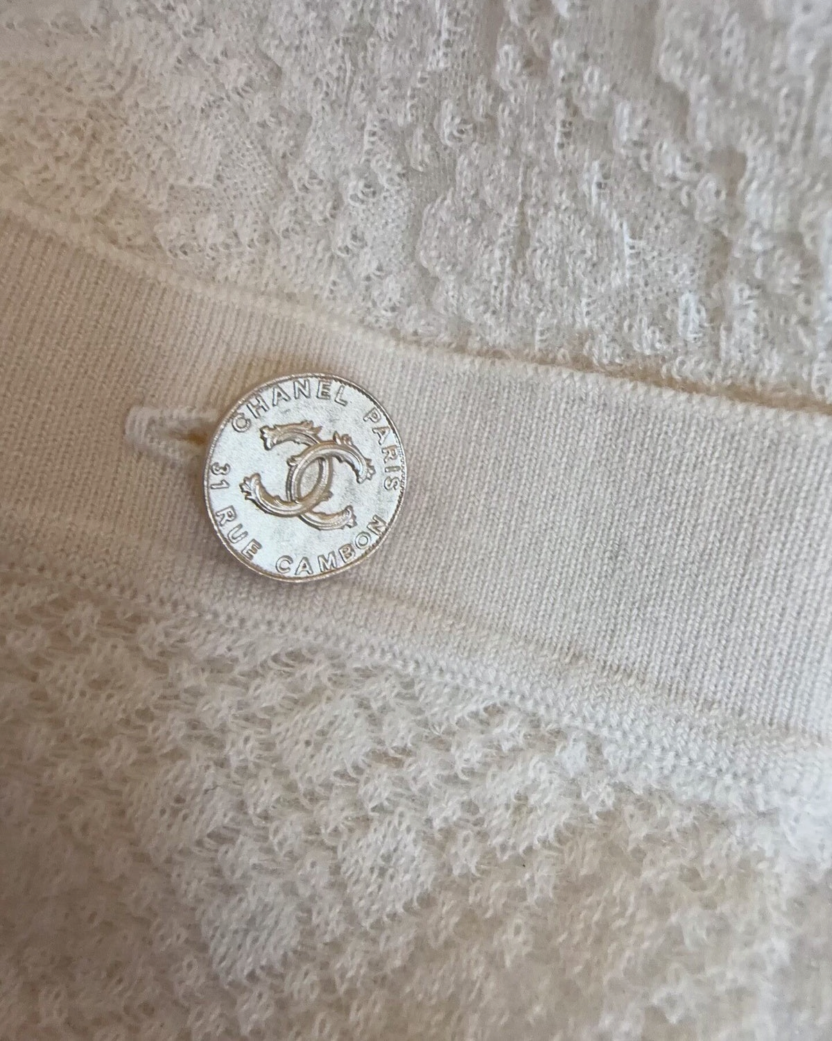 Chanel 21A Openwork Cardigan Beige/Ecru FR 38