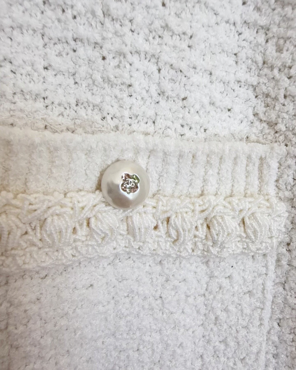 Chanel 25P Peter Pan Collar Cardigan White FR 42