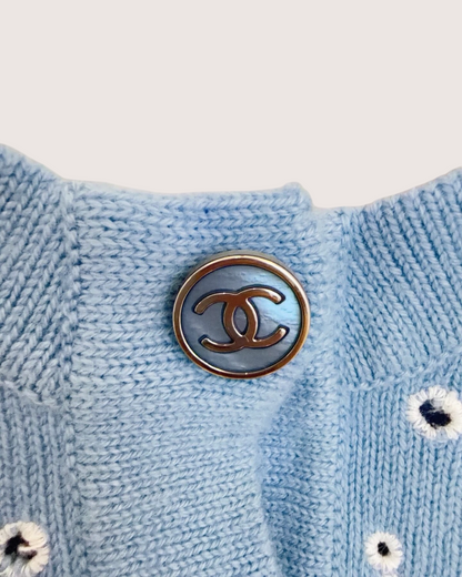 Chanel 23P Cashmere CC Clover Eyelet Cropped Top Blue, White FR 36