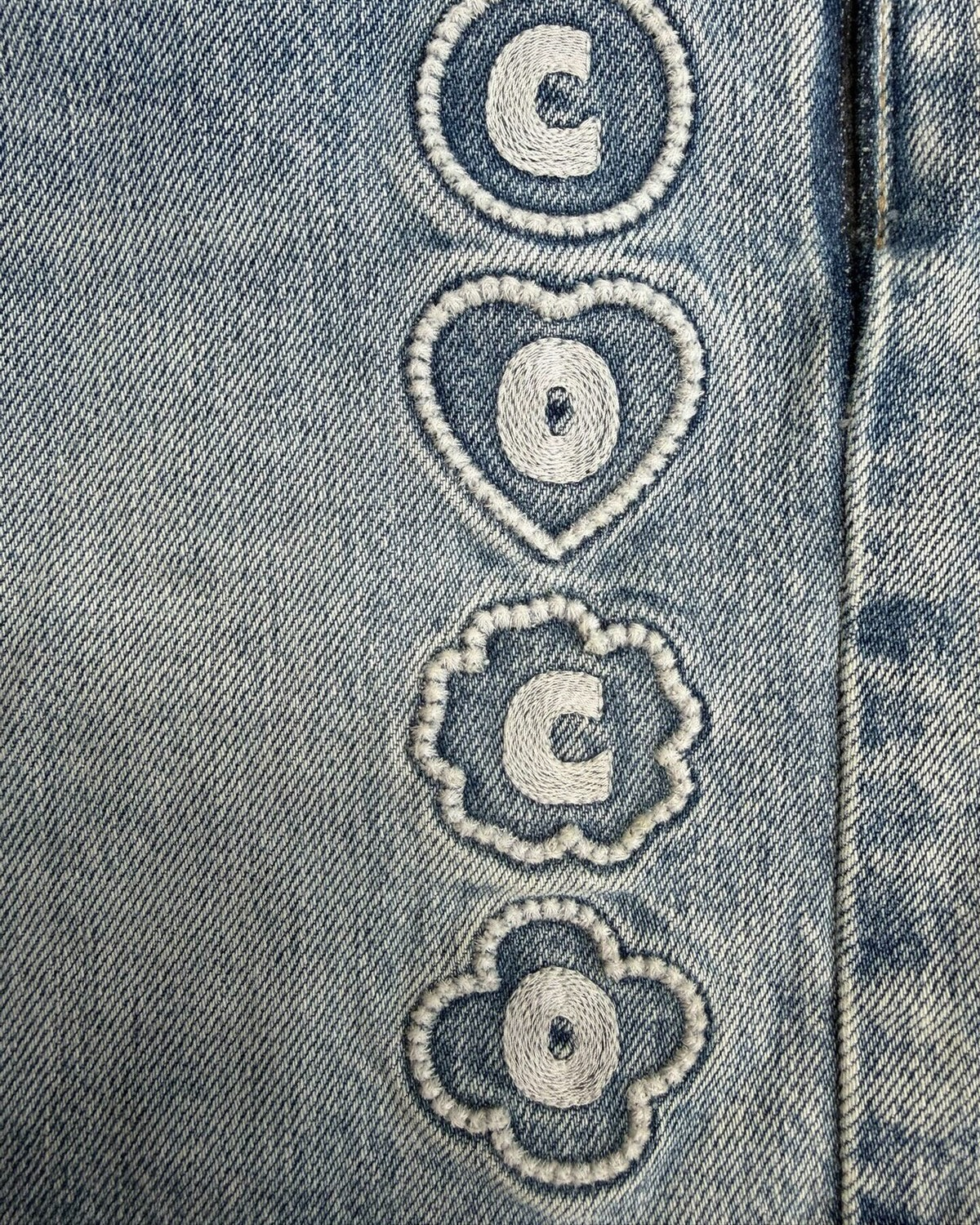 Chanel 25M Coco Beach Embroidered Denim Shorts Blue, Beige/Ecru FR 36