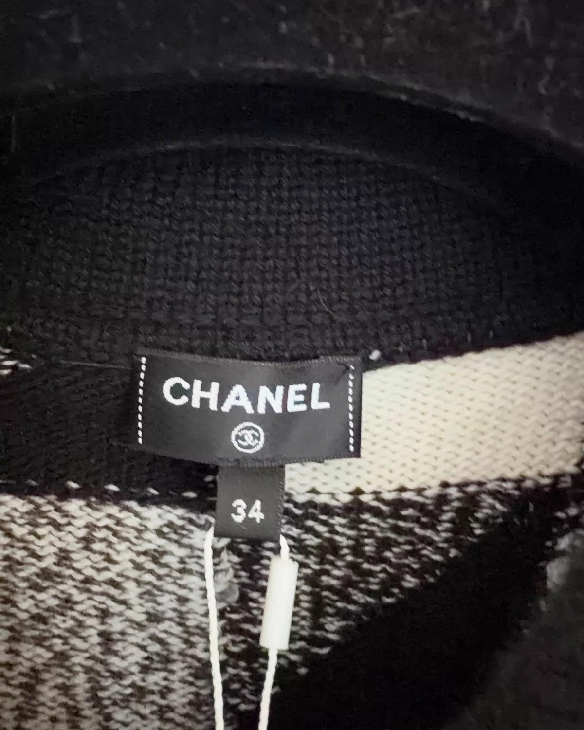 Chanel 22N Coco Neige Logo Zip-Up Cashmere Sweater - view 3