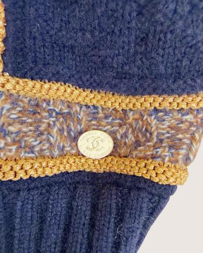 Chanel 21A CC Logo Cashmere Sweater