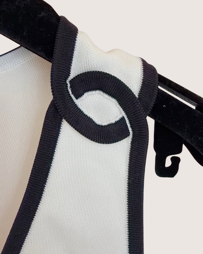 Chanel 26S Contrast-Trim V-Neck Top White, Black FR 34